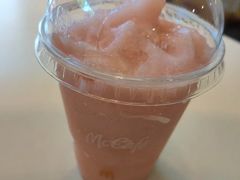 水蜜桃雪冰-麦当劳(国际社区店)