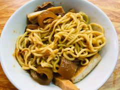 -松树干拌面店