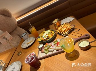 鸡尾酒与美食的完美结合8月的星期天最好喝