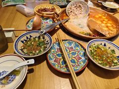 -洱火云南酸菜牛肉火锅(石景山当代商城店)