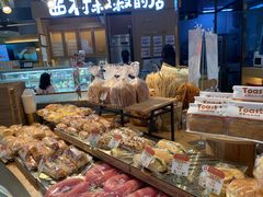 面包甜点陈列柜-西村叔叔的店·面包·甜品·蛋糕(清河万象汇店)