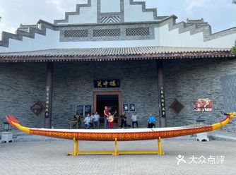 上个星期和朋友去白鹿原影视城玩，门票90元