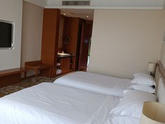 -武汉武昌站街道口华美达安可酒店