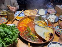 -洱火云南酸菜牛肉火锅(石景山当代商城店)