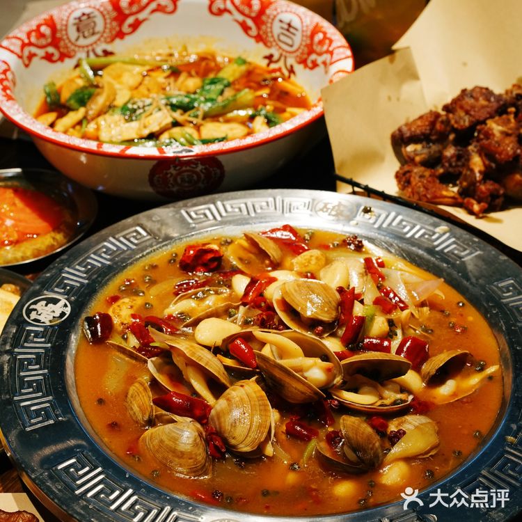 破店肥哈|终于吃上了这家🔥遍全网的东北必吃榜烧烤店‼️