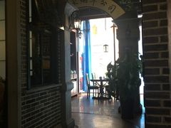 -东口码头·烧鸽子·鱼头泡饼·地方菜(金鹰悦城店)