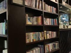 -钟书阁(松江泰晤士小镇店)