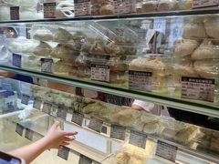 面包甜点陈列柜-白玉兰食品甜凤店(合生汇店)