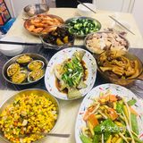 过年了~ 广州人总少不了一整只鸡~ 今晚还有花胶