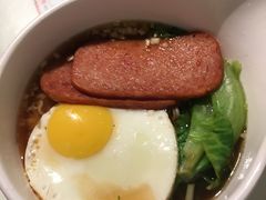 午餐肉煎蛋出前一丁-新大咀港式茶餐厅(宝山万达店)