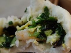 鲜虾韭菜三鲜包-草包包子铺(宽厚里店)