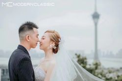 -现代经典婚纱摄影