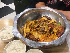 -愉肴麻辣香锅(中山路店)