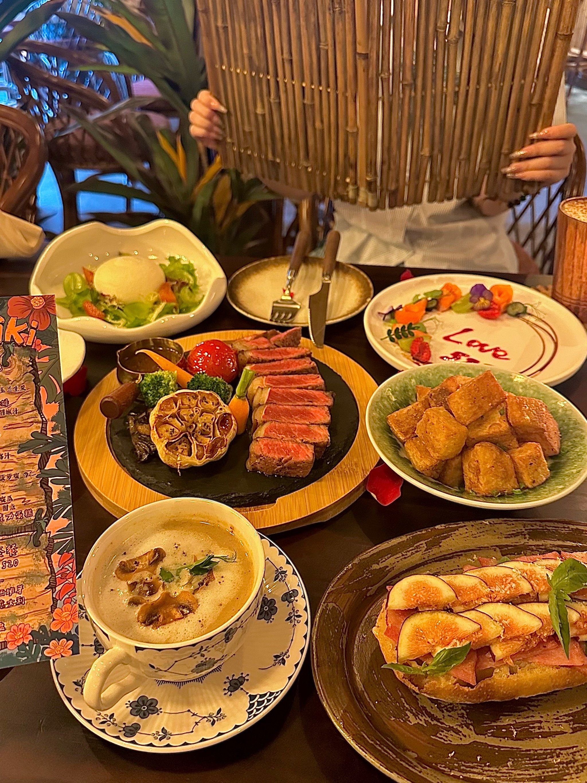 成都九眼桥穷鬼漂亮饭!
