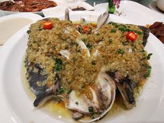 剁椒蒸鱼头-亢龙太子酒轩(东湖店)