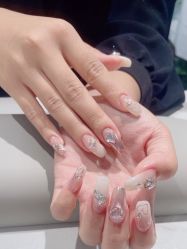 -丽心自助美甲美睫