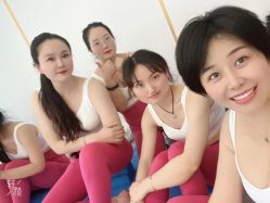 -亚太瑜伽普拉提学院