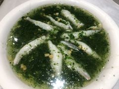 荠菜松茸烩黄鱼-老人和饭店(淮海中路店)