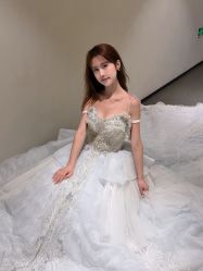 -城市花园婚纱摄影