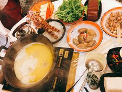 -鲜入围煮花胶鸡海鲜火锅