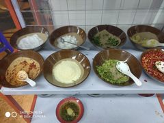 -咏勝锑锅麻辣烫(净居寺路总店)