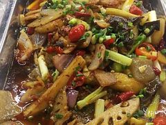 -金渝海鲜烧烤万州烤鱼店
