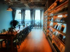 -猫的天空之城概念书店(北戴河蔚蓝海岸店)