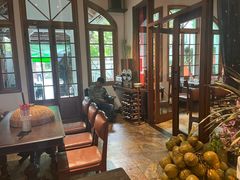 -Cuc Gach Quan Restaurant