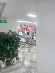 -米娜护肤造型