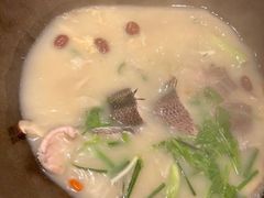-咕嘟草帽鱼·牛奶一样的鲜鱼汤(天鹅湖万达广场店)