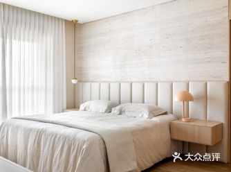 通过设计新的规划，实现了宽敞的客厅、厨房、两间带连接