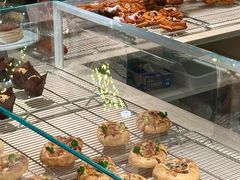 -VERIE BAKEHOUSE