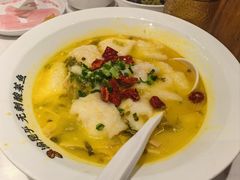 -渝是乎酸菜鱼(龙旗购物中心店)
