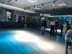 -Vr Dance舞蹈工作室