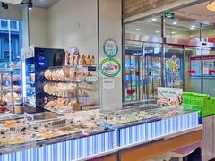 面包甜点陈列柜-巴黎贝甜(右安门店)