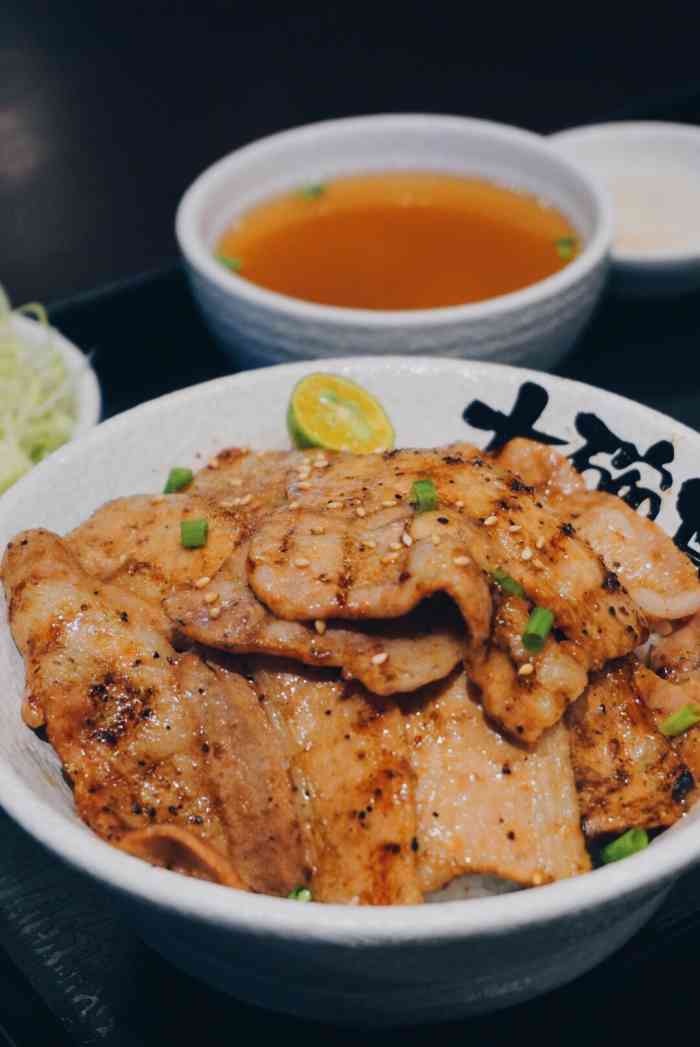 熊吞·大碗丼日式烧肉饭(万象城店)-"这是我唯一一家给四星的大腕.