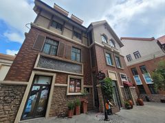 -鲁邦国际风情街(麦世达韩国精品百货店)