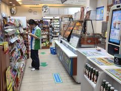 -全家便利店(秀沿路二店)