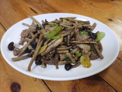 杏鲍菇炒牛肉-甜甜屋(解放中路店)