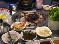 -韩聚屋韩国烤肉餐厅(新北万达店)