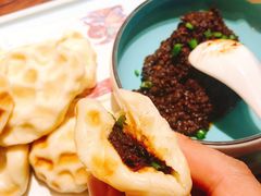 鲅鱼酱配石头饼-聚缘堂·海鲜私房菜(松岭路店)
