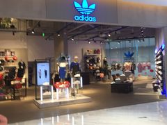 -阿迪达斯(武林银泰三叶草店)