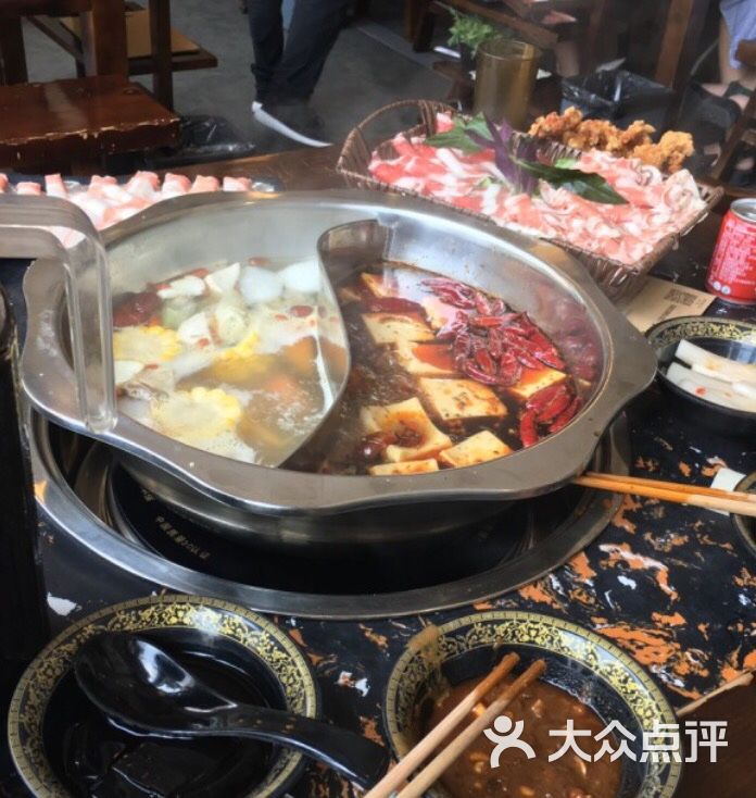 川蜀天香府百年老灶火锅(万达金街店)图片 - 第1张