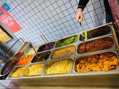 自助取餐区-三兄弟高炉烧饼