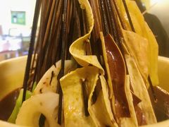 -拈签一笑黄牛肉辣卤串串