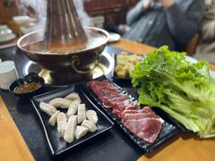 -果松木炭酸菜铜火锅·外婆参鸡汤