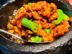 石锅杭椒牛蛙-桂满陇天书(南京德基旗舰店)