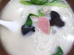 甄味三鲜米线-老盛昌(胶州店)
