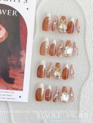 -小乐化妆美甲半永久培训学校