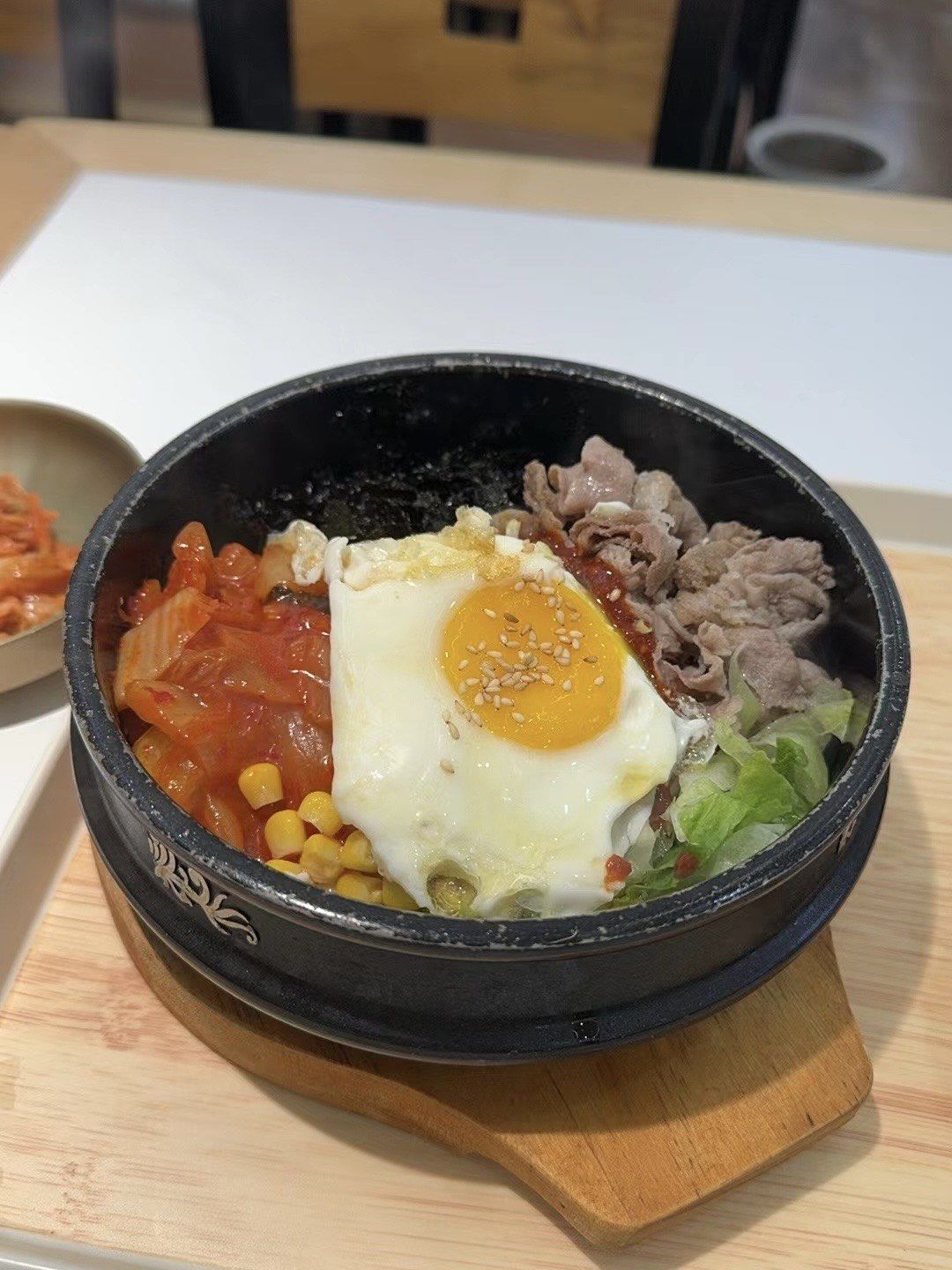 除了堂食 外卖也经常点 最爱泡菜肥牛石锅拌饭#韩式料理